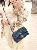 Sac à bandoulière Timeless mini en tweed bleu - Chanel