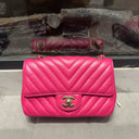 Sac à bandoulière Timeless 20CM en cuir chevron rose - Chanel