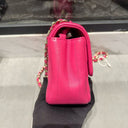 Sac à bandoulière Timeless 20CM en cuir chevron rose - Chanel
