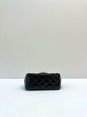 Sac à bandoulière Mini Timeless en cuir verni noir - Chanel