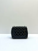Sac à bandoulière Mini Timeless en cuir verni noir - Chanel