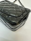 Sac à bandoulière Mini Timeless en cuir verni noir - Chanel