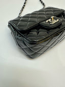 Sac à bandoulière Mini Timeless en cuir verni noir - Chanel