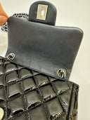Sac à bandoulière Mini Timeless en cuir verni noir - Chanel