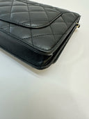 Sac à bandoulière Wallet-On-Chain en cuir lisse noir - Chanel