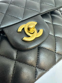 Sac à bandoulière Timeless 23CM en cuir lisse - Chanel