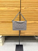 Sac à bandoulière Wallet-On-Chain en cuir verni gris - Chanel