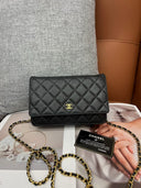 Sac à bandoulière Wallet-On-Chain en cuir caviar noir - Chanel