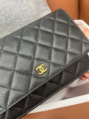 Sac à bandoulière Wallet-On-Chain en cuir caviar noir - Chanel