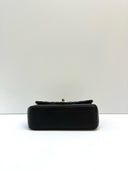 Sac à bandoulière Mini Timeless en cuir chevron noir - Chanel