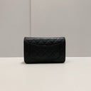 Sac à bandoulière Wallet-On-Chain en cuir caviar noir - Chanel