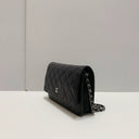 Sac à bandoulière Wallet-On-Chain en cuir caviar noir - Chanel