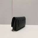 Sac à bandoulière Wallet-On-Chain en cuir caviar noir - Chanel