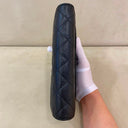 Sac à bandoulière Wallet-On-Chain en cuir caviar noir - Chanel