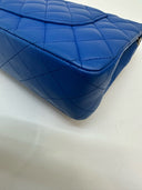 Sac à bandoulière Timeless 11.12 en cuir lisse bleu - Chanel