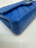 Sac à bandoulière Timeless 11.12 en cuir lisse bleu - Chanel