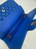 Sac à bandoulière Timeless 11.12 en cuir lisse bleu - Chanel