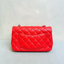 Sac à bandoulière Timeless 20CM en cuir lisse rouge - Chanel
