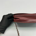 Sac à bandoulière Wallet-On-Chain en cuir caviar bordeaux - Chanel