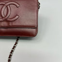 Sac à bandoulière Wallet-On-Chain en cuir caviar bordeaux - Chanel