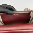 Sac à bandoulière Wallet-On-Chain en cuir caviar bordeaux - Chanel