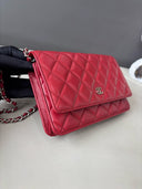 Sac à bandoulière Wallet-On-Chain en cuir lisse rouge - Chanel
