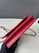 Sac à bandoulière Wallet-On-Chain en cuir lisse rouge - Chanel