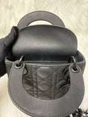 Sac à bandoulière Mini Lady Dior en cuir lisse noir - Christian Dior