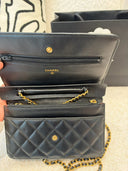 Sac à bandoulière Wallet-On-Chain en cuir lisse noir - Chanel