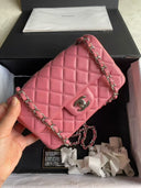 Sac à bandoulière Timeless 20CM en cuir lisse rose - Chanel