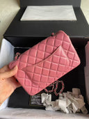 Sac à bandoulière Timeless 20CM en cuir lisse rose - Chanel