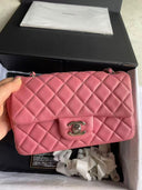 Sac à bandoulière Timeless 20CM en cuir lisse rose - Chanel