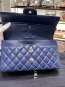 Sac à bandoulière Timeless 11.12 en cuir caviar bleu - Chanel