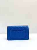 Sac à bandoulière Wallet-On-Chain en cuir lisse bleu - Chanel
