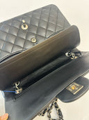 Sac à bandoulière Timeless 11.12 en cuir lisse noir - Chanel