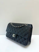 Sac à bandoulière Timeless 11.12 en cuir lisse noir - Chanel