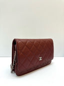 Sac à bandoulière Wallet-On-Chain en cuir caviar bordeaux - Chanel