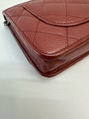 Sac à bandoulière Wallet-On-Chain en cuir caviar bordeaux - Chanel