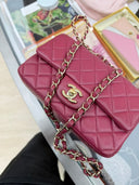 Sac à bandoulière Timeless 20CM en cuir lisse magenta - Chanel