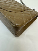 Sac à bandoulière 2.55 en cuir d'agneau marron - Chanel