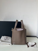 Sac à main Picotin 18 en cuir Togo étoupe - Hermès