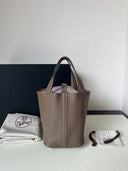 Sac à main Picotin 18 en cuir Togo étoupe - Hermès