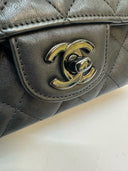 Sac à bandoulière Mini Timeless  Édition Limitée So Black en cuir lisse noir - Chanel