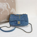 Sac à bandoulière Mood Mini Rectangulaire en denim bleu - Chanel