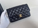 Sac à bandoulière Timeless 20CM en cuir lisse noir et doré - Chanel
