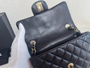 Sac à bandoulière Timeless 20CM en cuir lisse noir et doré - Chanel