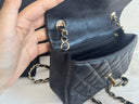 Sac à bandoulière Timeless 20CM en cuir lisse noir et doré - Chanel