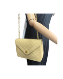 Sac à bandoulière Envelope en cuir lisse beige - Chanel