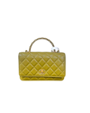 Sac à bandoulière Wallet On Chain en cuir lisse vert olive - Chanel