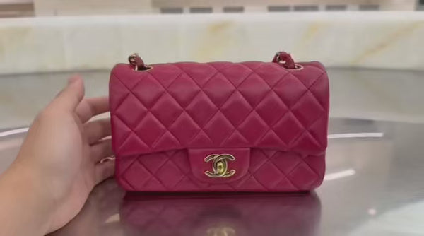 Sac à bandoulière Timeless 20CM en cuir lisse magenta - Chanel